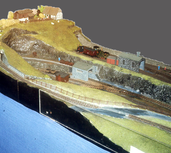 The club's first 009 layout was a version of the then popular 'Rabbit Warren' style.